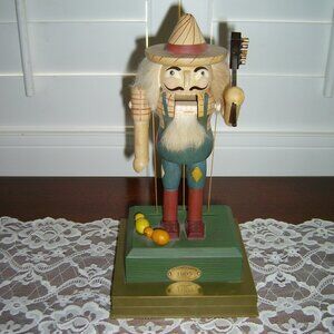 BERKELEY DESIGNS MUSICAL FARMER FIGURE Circa 1995, Moves